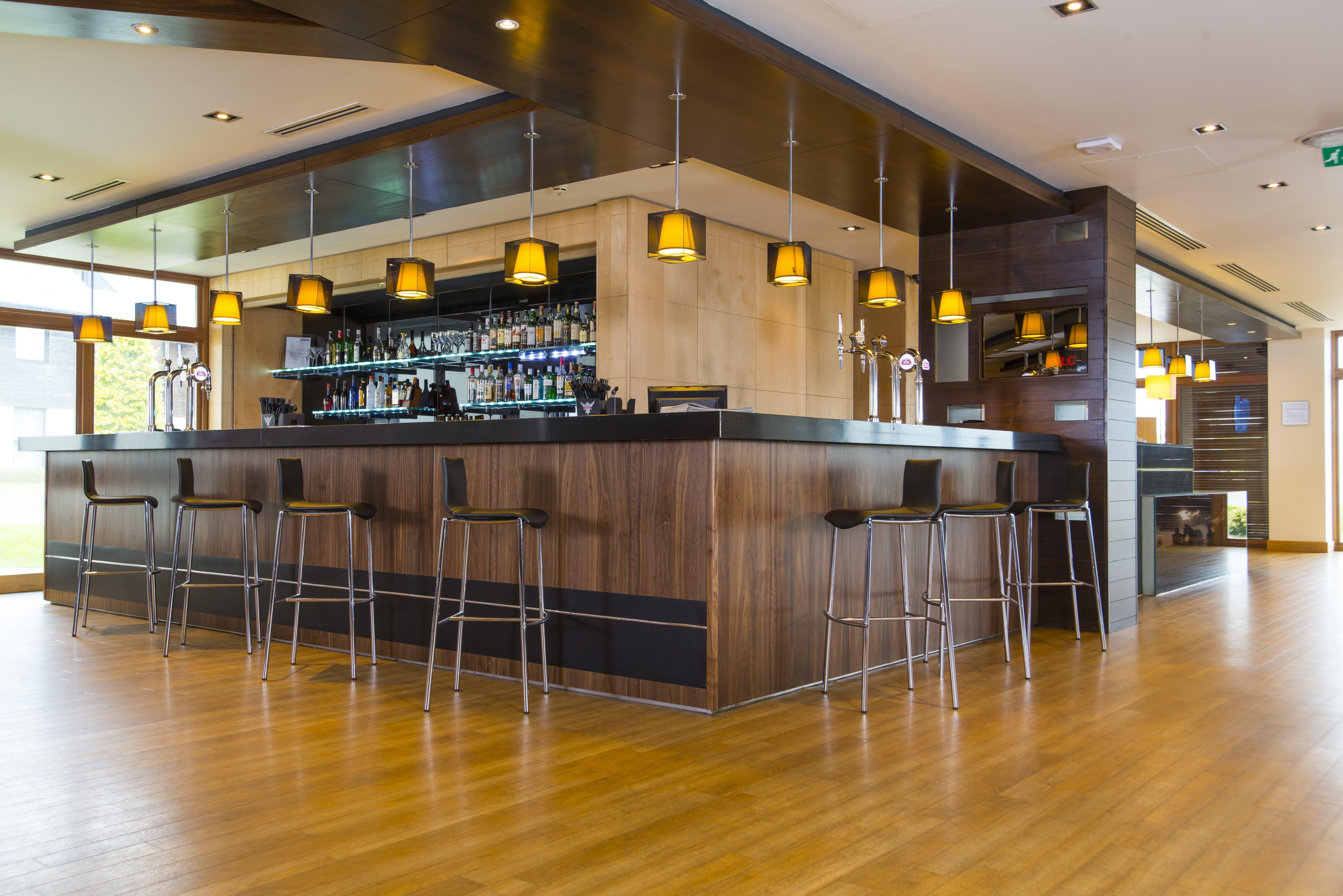 Holiday Inn Express London - Epsom Downs By Ihg Exterior foto